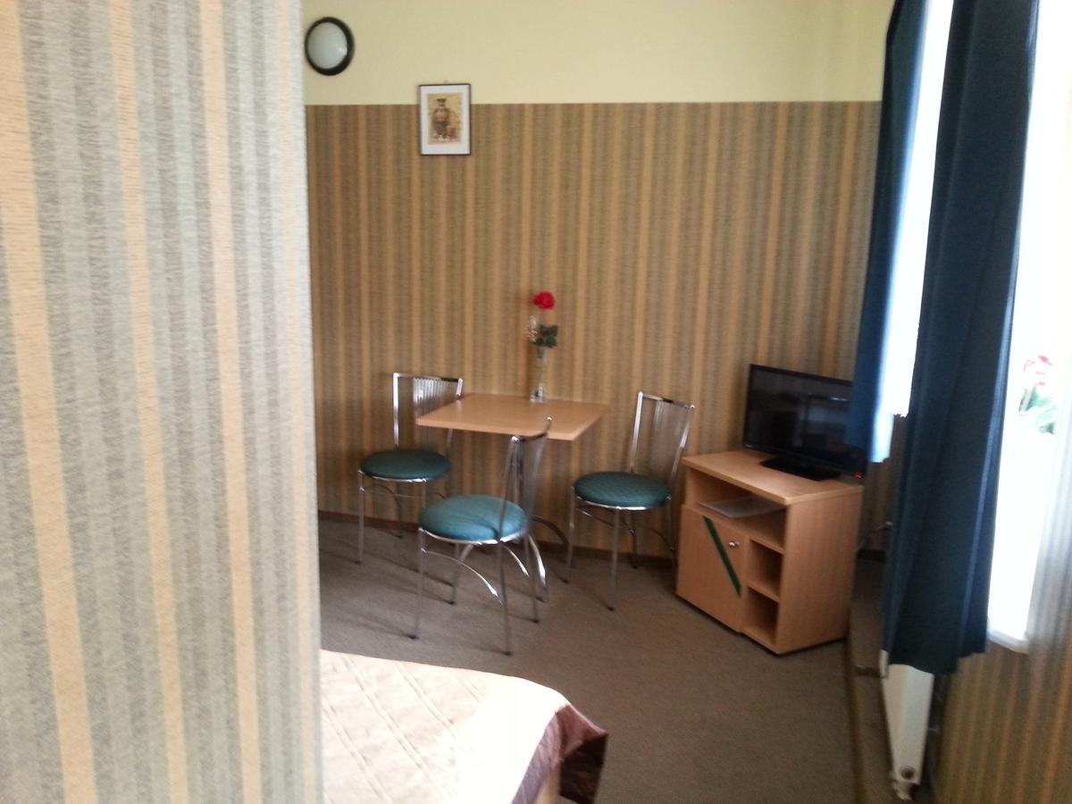 Max Na Terenie Stacji Mol Hotel Radzymin Luaran gambar