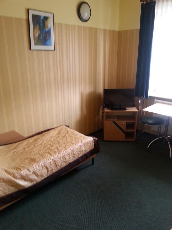 Max Na Terenie Stacji Mol Hotel Radzymin Luaran gambar
